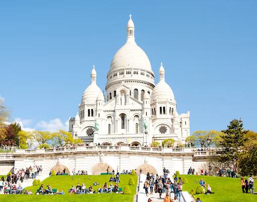 Paris Montmartre Walking Tour: Moulin Rouge to Sacré-Cœur