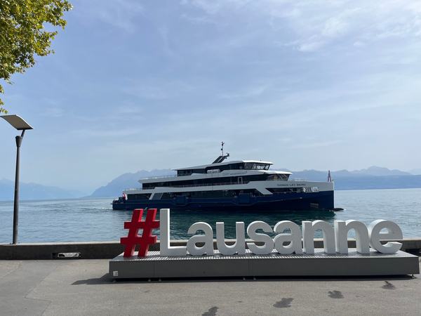 Lausanne en e-bike avec un guide local et indépendant: du lac Léman à la vieille ville