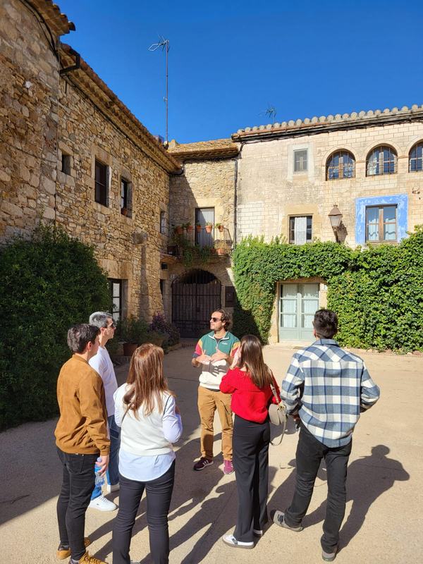 Barcelona: Private Trip, Girona, Medieval Town, Coast & Wine
