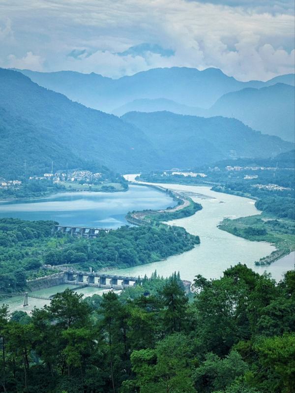 Dujiangyan Panda Valley+Irrigation System 1-Day Private Tour