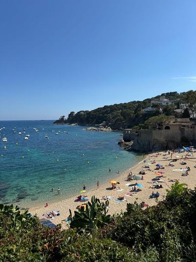 Barcelona: Private Trip, Girona, Medieval Town, Coast & Wine