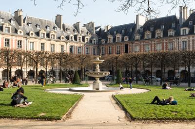 The Secrets of Le Marais: History, Hidden Gardens & Street Art Walk