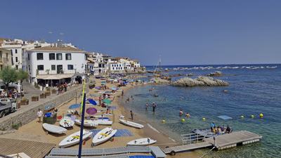 Barcelona: Private Trip, Girona, Medieval Town, Coast & Wine