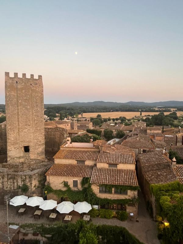 Barcelona: Private Trip, Girona, Medieval Town, Coast & Wine
