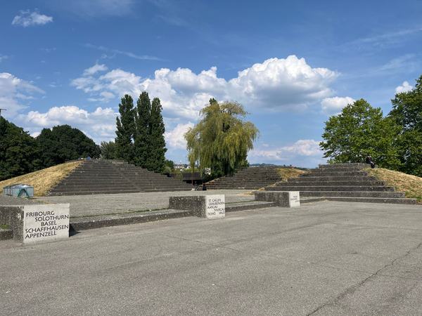 Lausanne en e-bike avec un guide local et indépendant: du lac Léman à la vieille ville