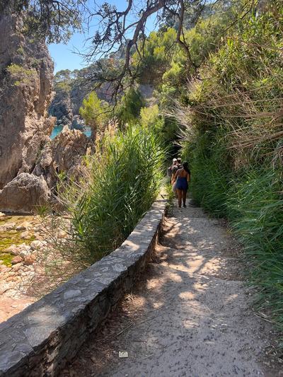 Barcelona: Private Trip, Girona, Medieval Town, Coast & Wine