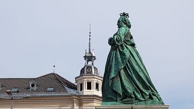 Statue der Maria Theresia, Start der Tour