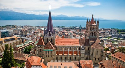 Lausanne Walking Tour with Chocolate Tasting & Metro