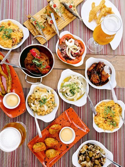 Food Tour: Local Tapas & Tastings w/ Family Farm Visit