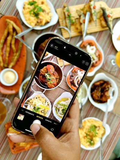 Food Tour: Local Tapas & Tastings w/ Family Farm Visit